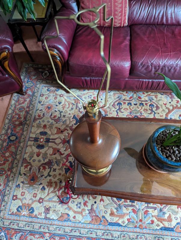 A Lilley B22 bayonet cap brass safer switched lamp holder 1/2" entry was used and earthed.